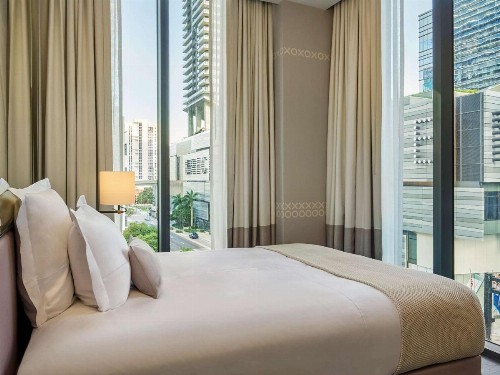 SLS LUX Brickell - image 14
