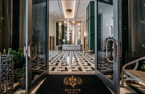 SLS LUX Brickell - image 15