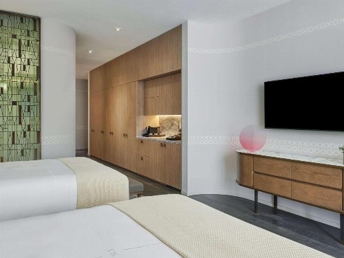 SLS LUX Brickell - image 17