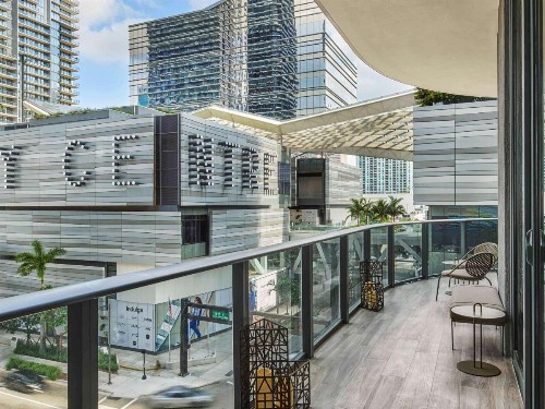 SLS LUX Brickell - image 24
