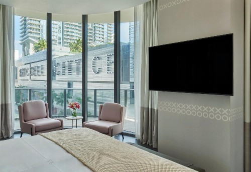 SLS LUX Brickell - image 7