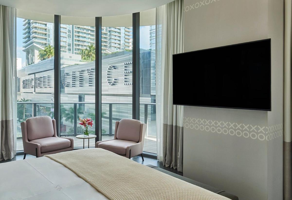 SLS LUX Brickell - image 7