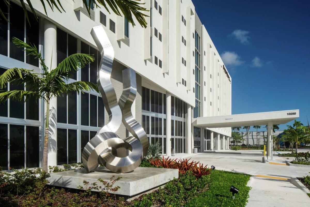 DoubleTree by Hilton Miami Doral - main image