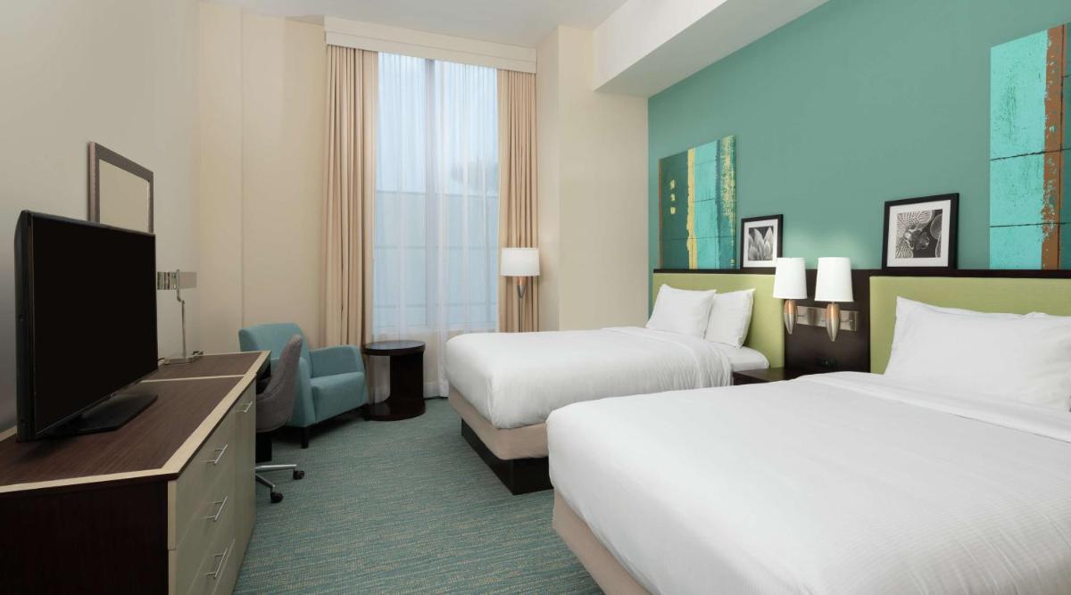 DoubleTree by Hilton Miami Doral - image 2