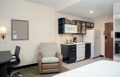 Candlewood Suites - Miami Exec Airport - Kendall an IHG Hotel - image 19