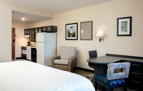 Candlewood Suites - Miami Exec Airport - Kendall an IHG Hotel - image 7