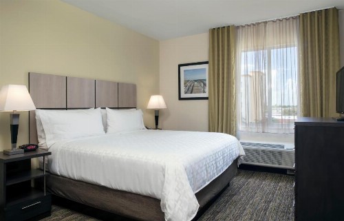 Candlewood Suites - Miami Exec Airport - Kendall an IHG Hotel - image 8
