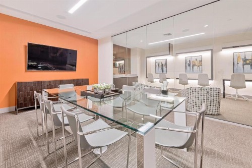 Luxury Apartment in Downtown Doral - image 11