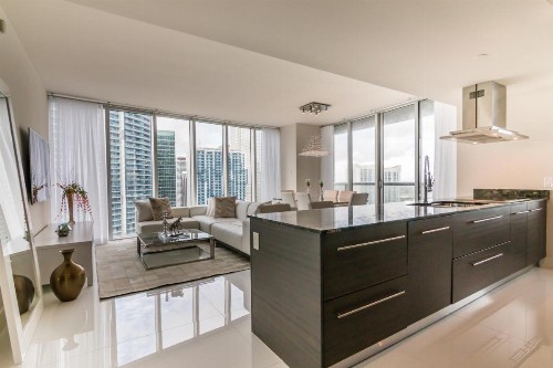 Luxury 5-star Condo @37th floor in Icon Brickell 2b/2b - image 7