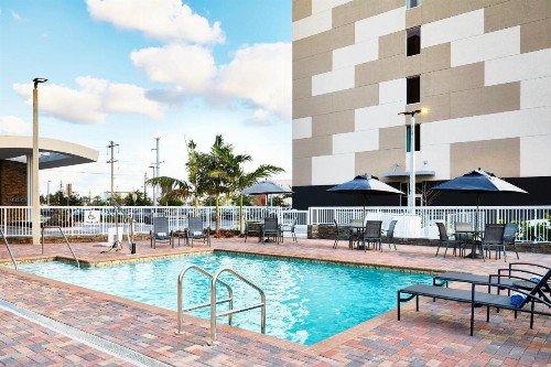 Fairfield Inn & Suites by Marriott Miami Airport West/Doral - image 16
