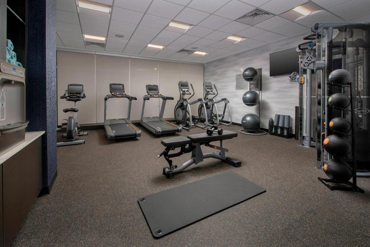 Fairfield Inn & Suites by Marriott Miami Airport West/Doral - image 3