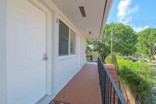 Stylish 2BR Apartment in Midtown-Wynwood - image 11