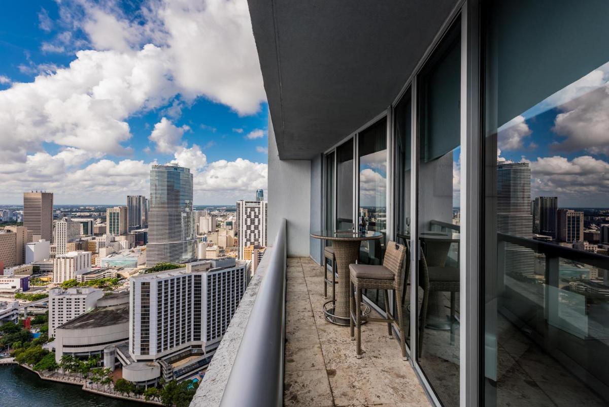 MIAMI ICON TOWER DESIGN Luxury Apartments - image 3