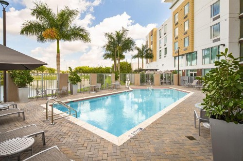 TownePlace Suites Miami Kendall West - image 2