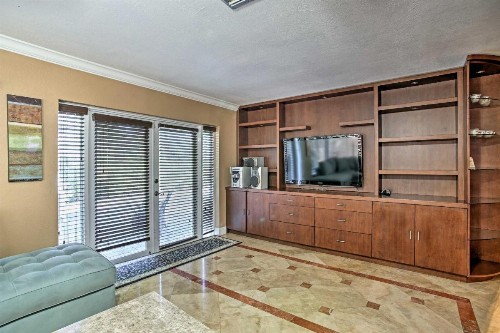 Spacious North Miami Beach House with Pool and Gazebo! - image 7