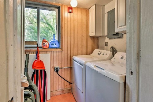 Quaint Central Miami Bungalow 10 Mi to Mid-Beach! - image 6