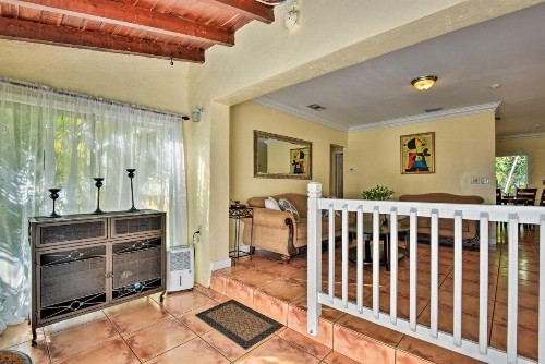Quaint Central Miami Bungalow 10 Mi to Mid-Beach! - image 9