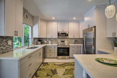 North Miami Home w/ Screened-in Patio + Pool! - image 5