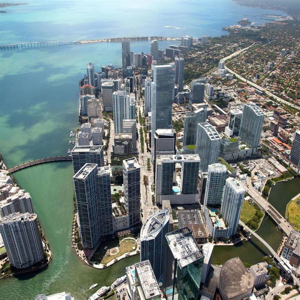 485 BRICKELL AVENUE - ICON Residence - main image