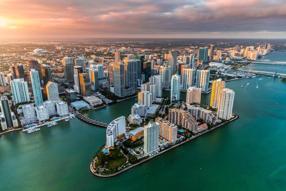 485 BRICKELL AVENUE - ICON Residence - image 2