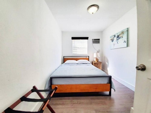 Private 2BR Apartment nr Wynwood Midtown and the Design District - image 1