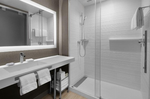 AC Hotel By Marriott Miami Dadeland - image 11