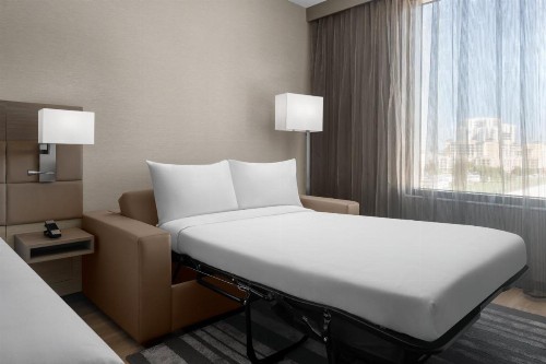 AC Hotel By Marriott Miami Dadeland - image 2