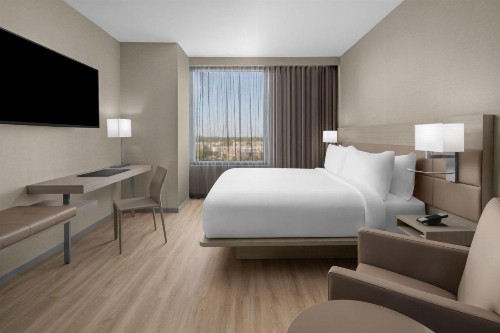 AC Hotel By Marriott Miami Dadeland - image 25