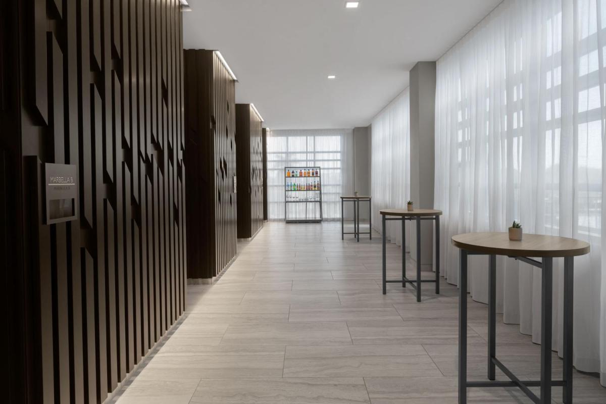 AC Hotel By Marriott Miami Dadeland - image 3