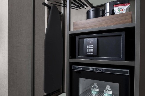 AC Hotel By Marriott Miami Dadeland - image 46