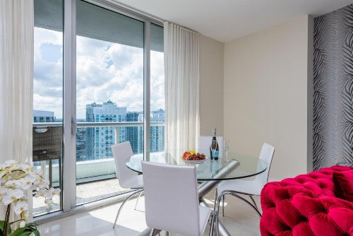 LHG ICON MIAMI Apartments - image 3