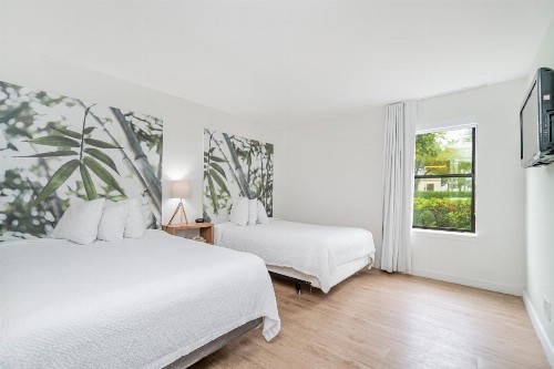 Doral Inn and Suites - image 9