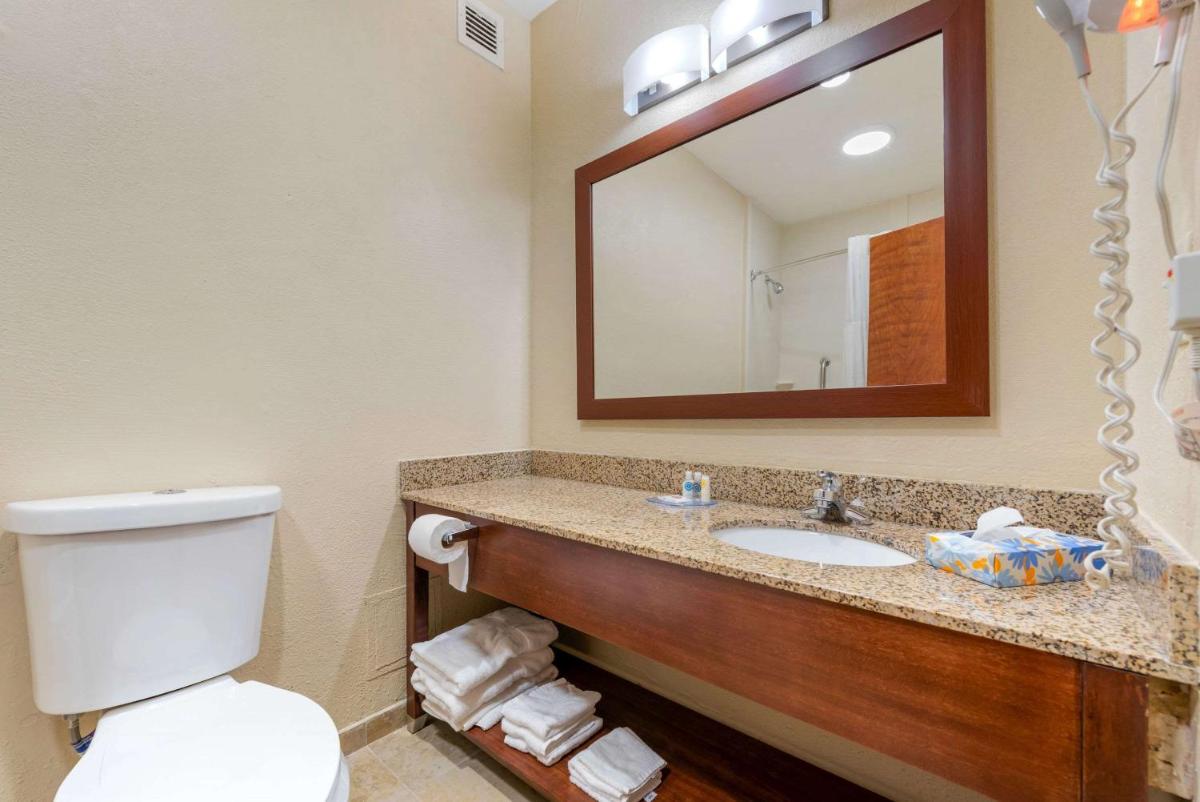 Comfort Inn & Suites Michigan City - main image