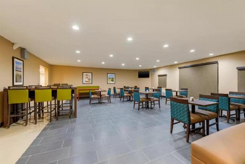 Comfort Inn & Suites Michigan City - image 4