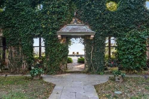 Goodstone Inn & Restaurant - image 22