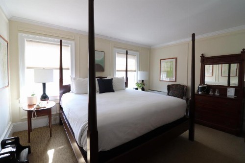 Swift House Inn - image 24