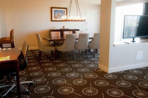 DoubleTree by Hilton Midland Plaza - image 12