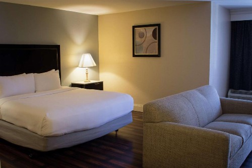 DoubleTree by Hilton Midland Plaza - image 18