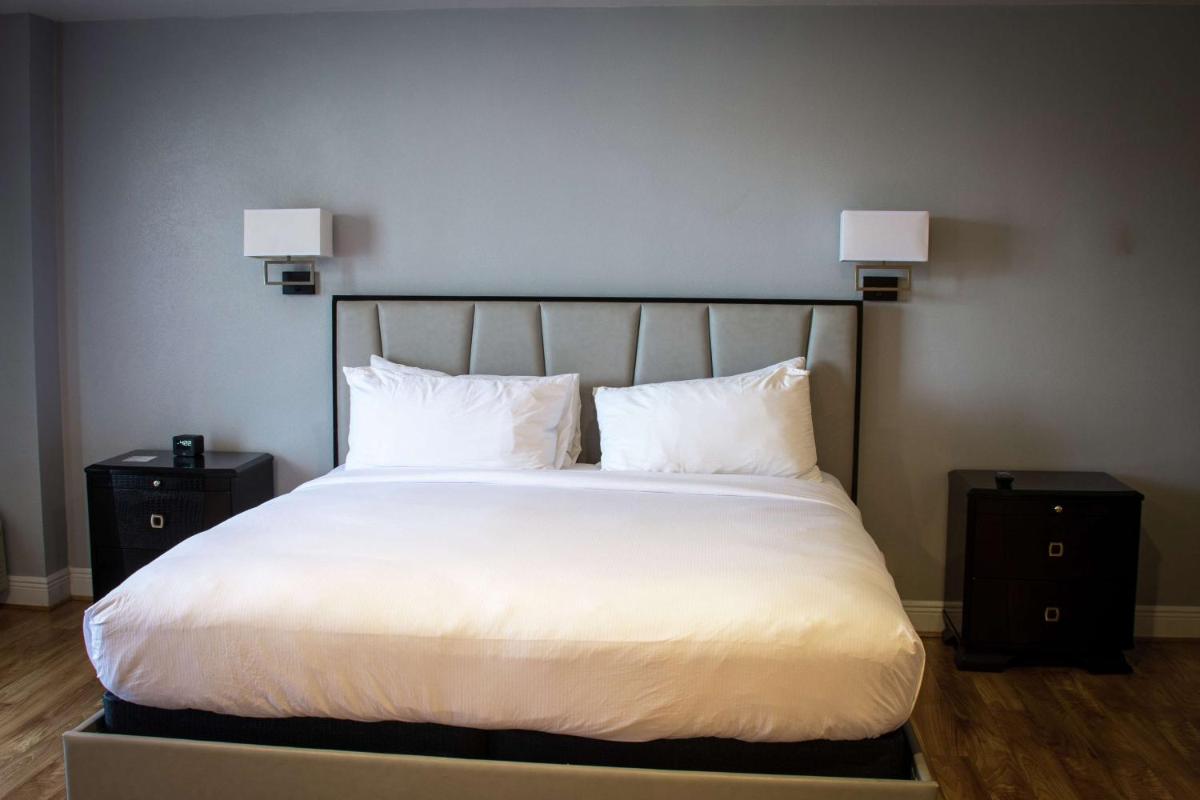 DoubleTree by Hilton Midland Plaza - image 2
