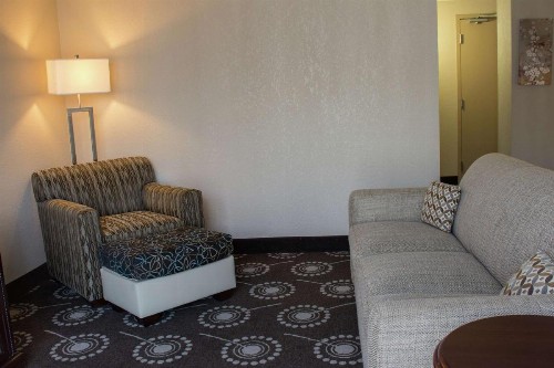 DoubleTree by Hilton Midland Plaza - image 27