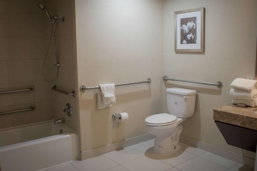 DoubleTree by Hilton Midland Plaza - image 35