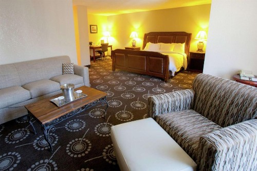 DoubleTree by Hilton Midland Plaza - image 6