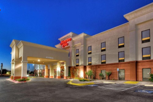 Hampton Inn Midland - image 1