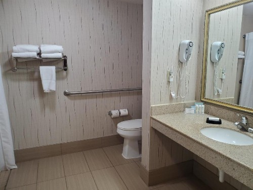 Hampton Inn Midland - image 26