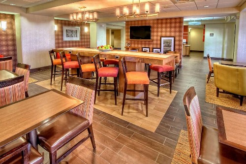 Hampton Inn Midland - image 3