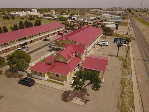 Victorian Inn Midland - image 12
