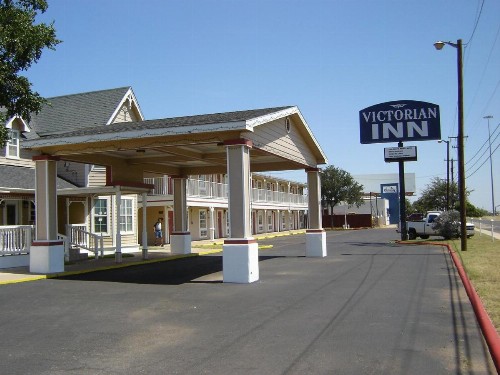 Victorian Inn Midland - image 15