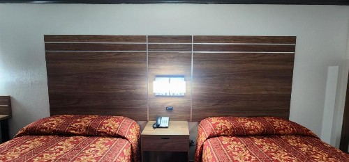 Victorian Inn Midland - image 20