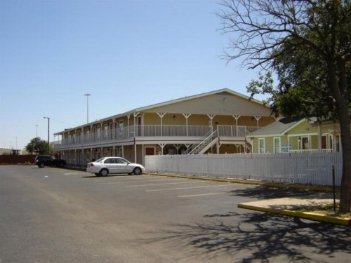 Victorian Inn Midland - image 23