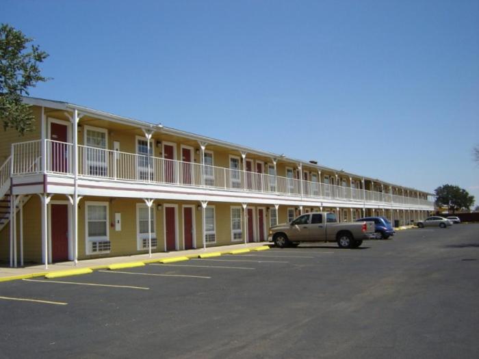 Victorian Inn Midland - image 7